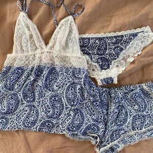 VS Three Piece Set 💙🤍